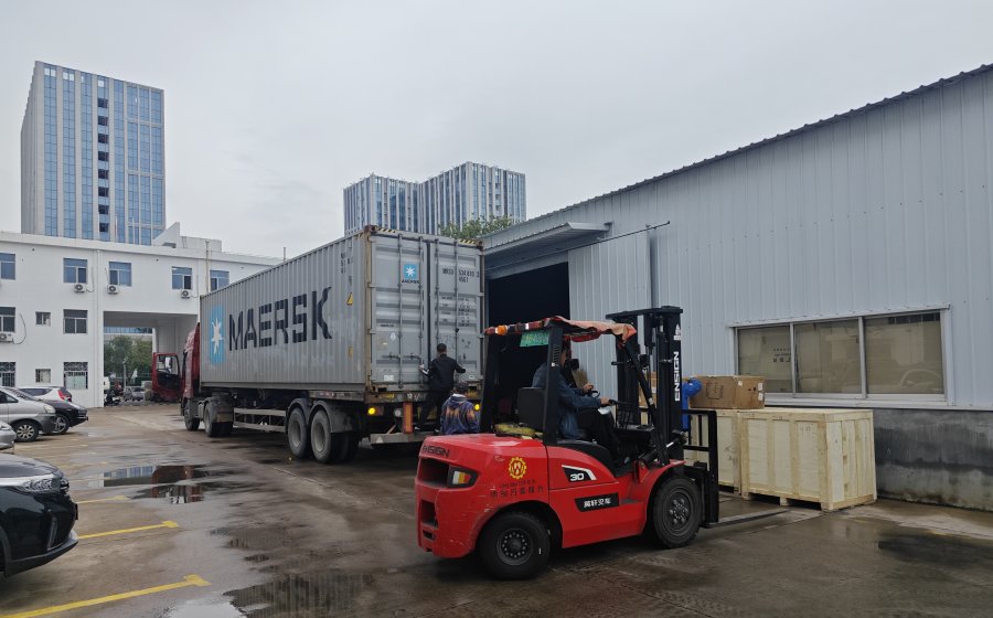 ​QINGDAO TOP RUN Ships a 40ft Container to Algeria – Rain or Shine, Customer First